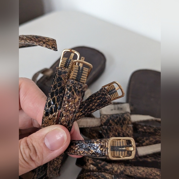 Gladiator flat sandals in reptile pattern - Women's size 8 - Picture 3 of 6